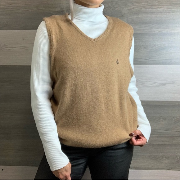 VOLCOM Sweater Vest - Picture 6 of 6